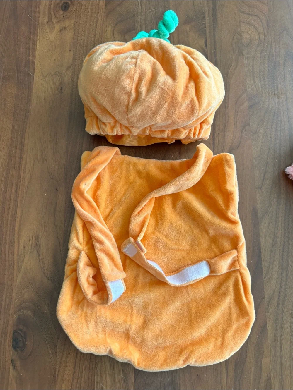 0-6mo Halloween Costume Bundle Pink Parrot and Pumpkin Carrier Cover